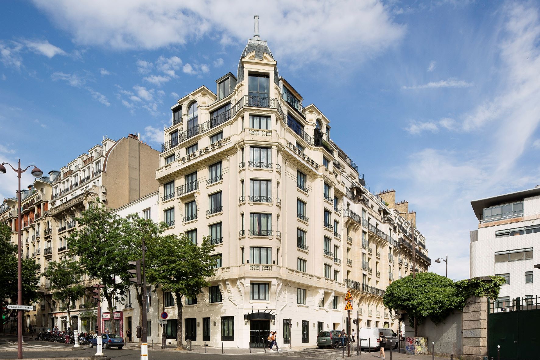 Le Terrass’’ Hotel, l’adresse des artistes à Montmartre