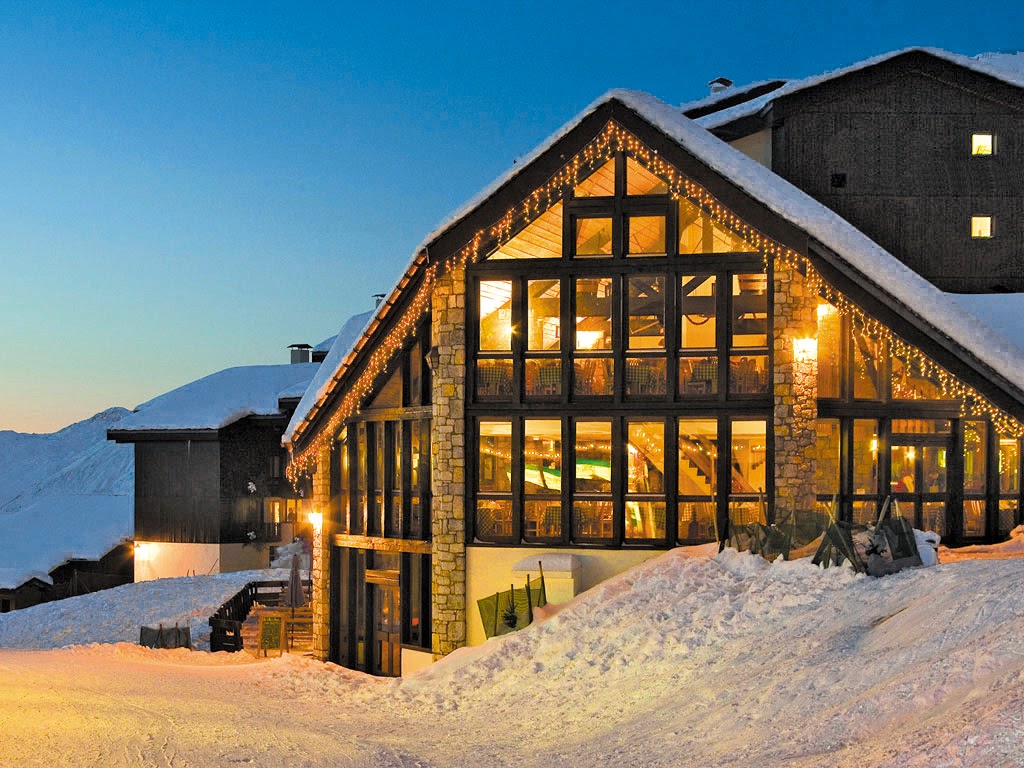 Vite ! Profitez des dernières dates encore disponibles de la saison 2022 pour organiser un séminaire insolite au ski à l’hôtel*** Belle Plagne, Vacances Bleues Business