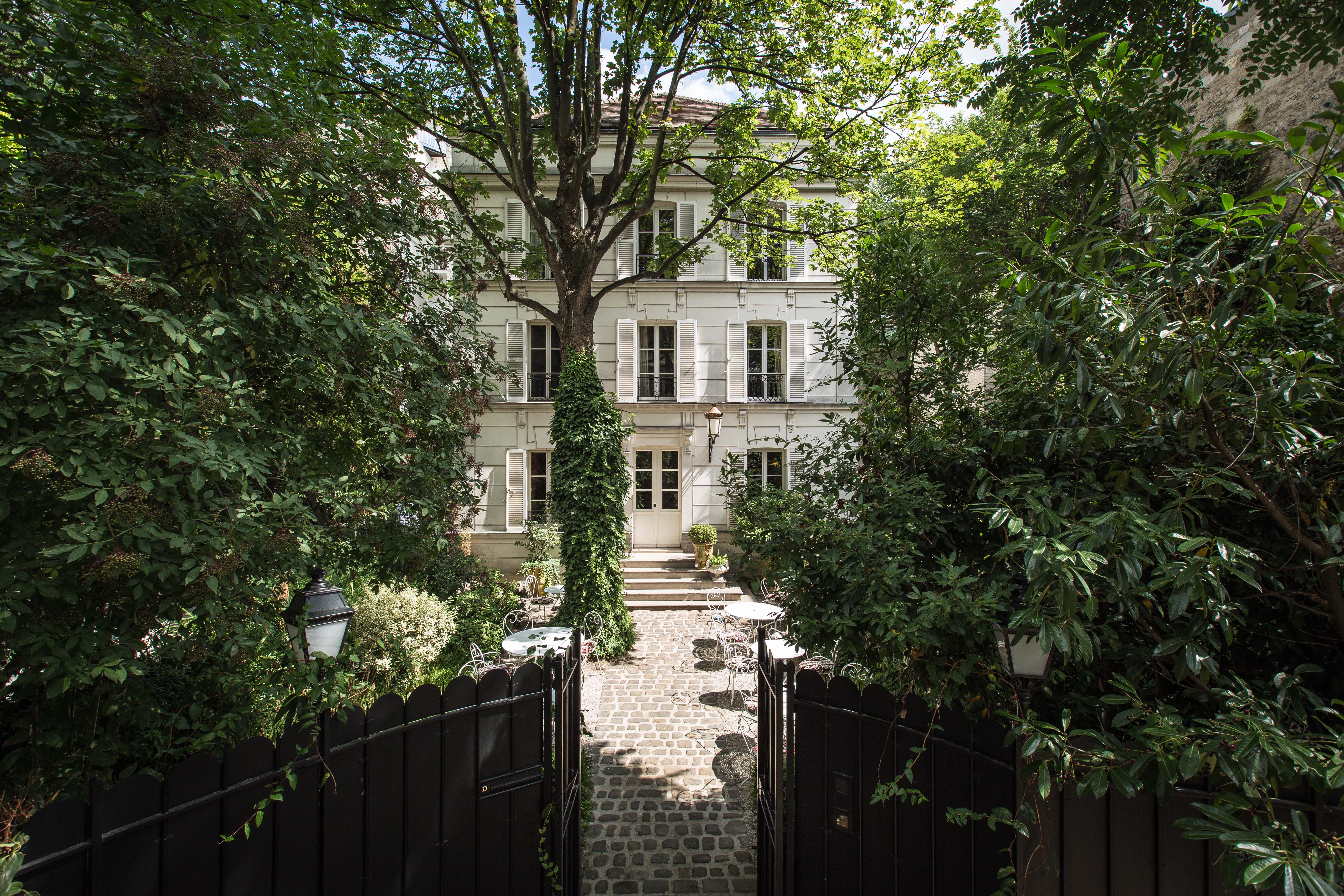 Hotel Particulier Montmartre : Une parenthèse bucolique en plein Paris.